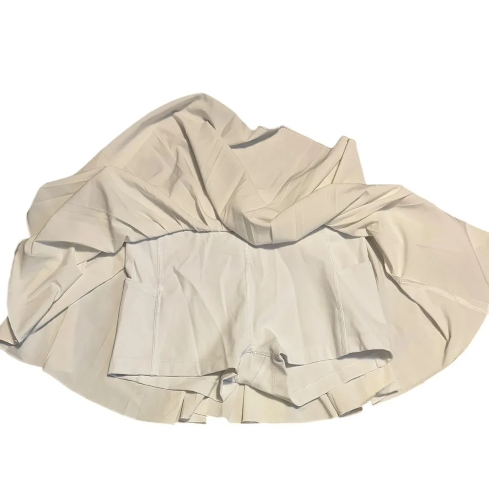 Aritzia TNA Action Pleated Tennis Skirt White XS Built-In Shorts Athleisure - Picture 4 of 6